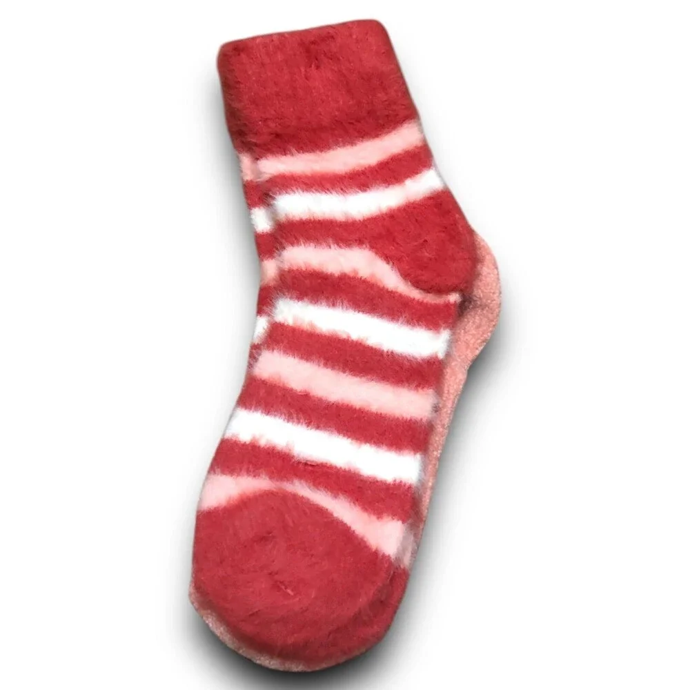 The World of Strawberry Shortcake Women’s Fuzzy Top Mid-Crews Socks (2 Pairs)
